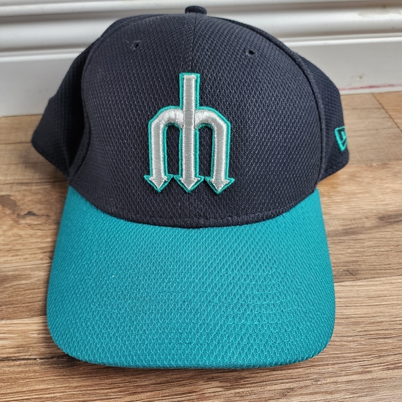 New Era Other - Men’s Seattle Mariners New Era 39THIRTY Baseball Hat - Medium-Large